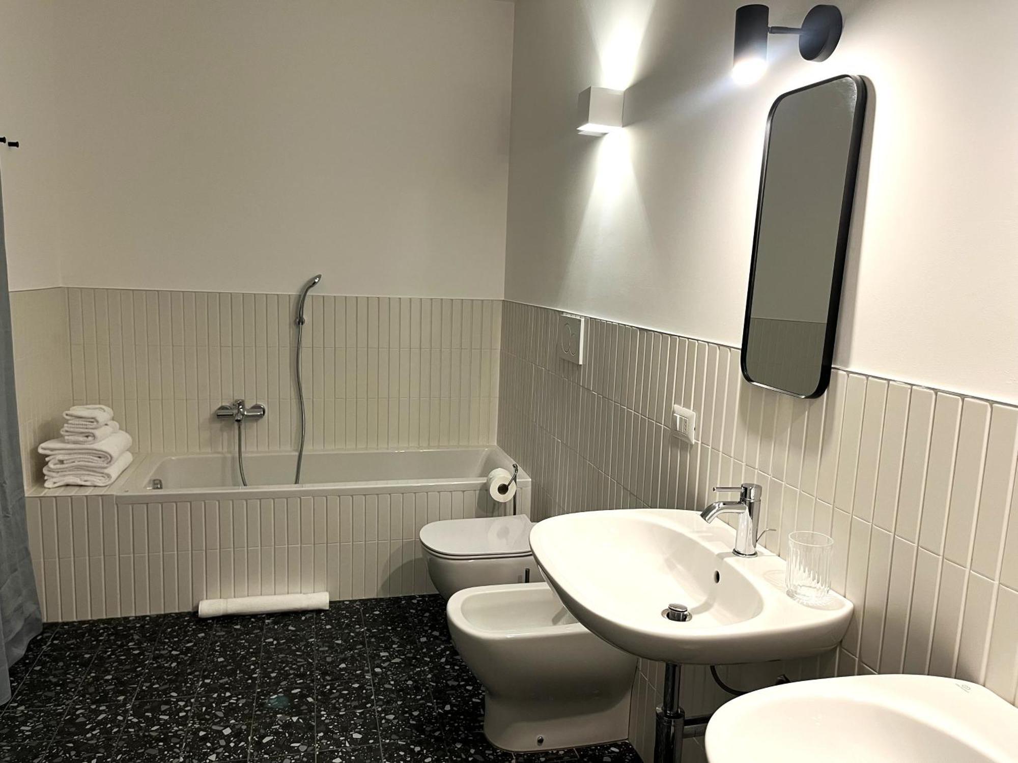 Fifty Eight Repubblica Three Bedrooms Apartment Mailand